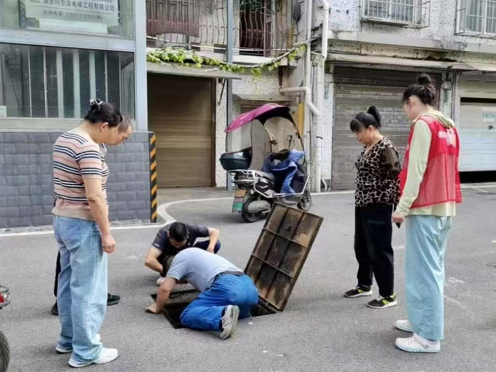 新塘里社區(qū)：“三聽(tīng)三問(wèn)”解民憂 老舊小區(qū)煥新顏