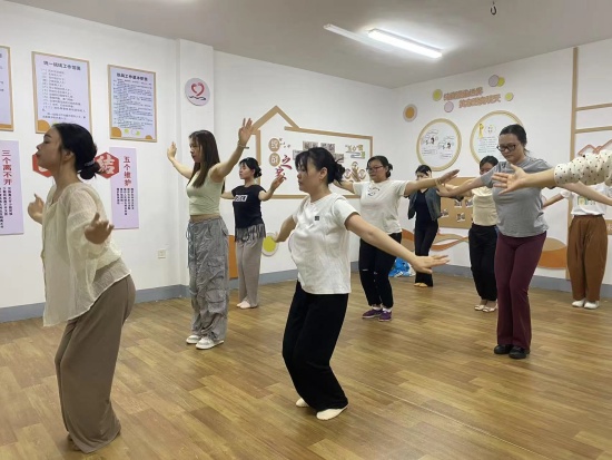 岳塘街道：搭建“党建超市” 点亮基层治理新图景