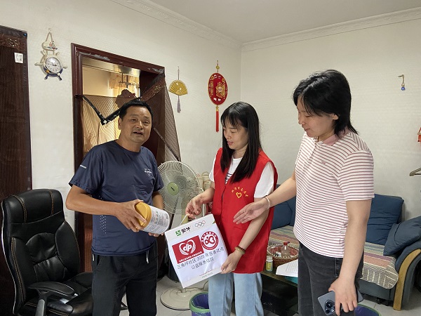 三角坪社區(qū)慈善基金管委會開展“心系銀齡添營養(yǎng)”敬老愛老活動