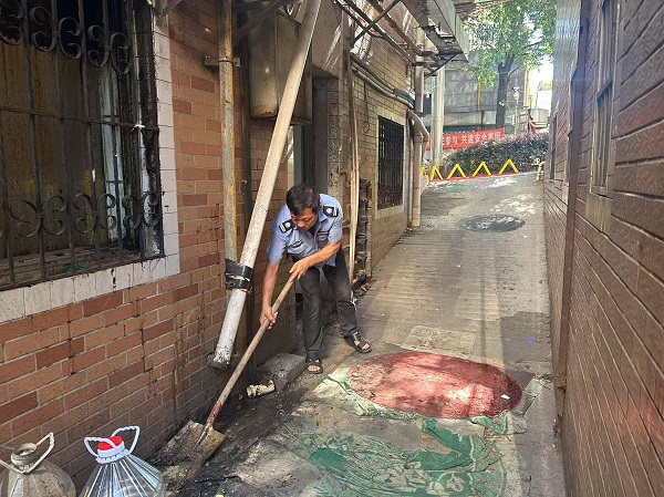 三角坪社區(qū)快速化解飯店油煙污染問題