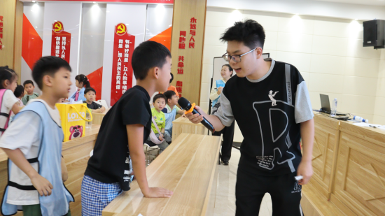 云峰社區(qū)開展“童心向黨 團結(jié)筑夢”鑄牢中華民族共同體意識德育主題活動