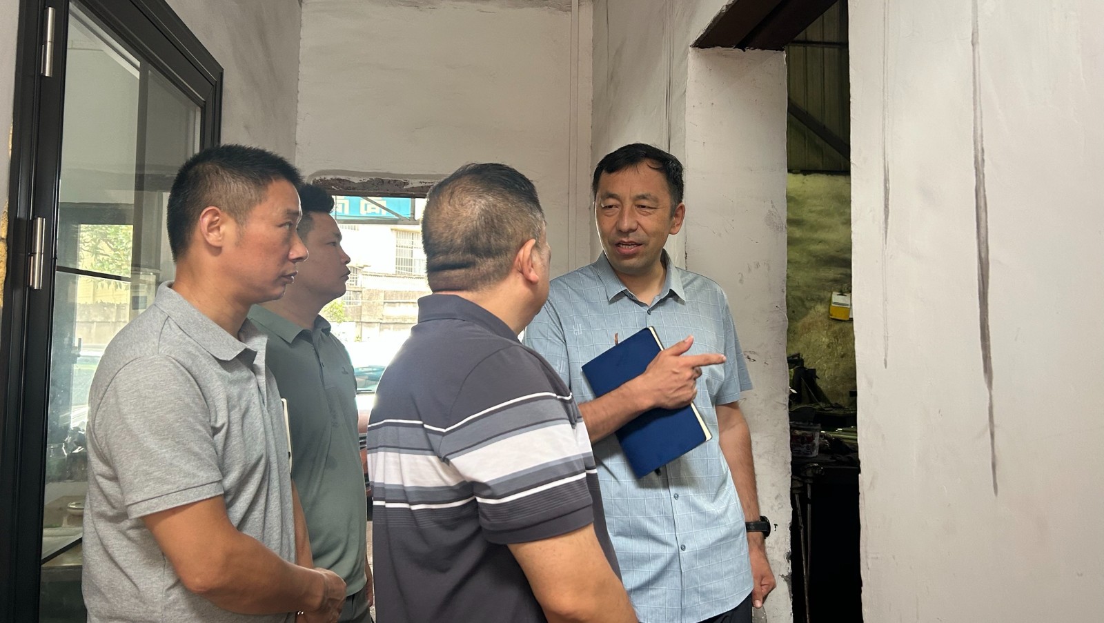 岳塘区：一线走访摸实情 解企之忧促营商