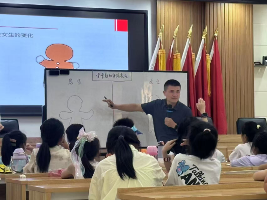 云峰社區(qū)開展青少年兒童“安全教育”之防性侵宣傳活動?