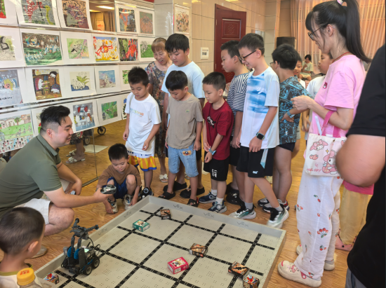 云盤社區(qū)舉辦科技挑戰(zhàn)賽 青少年樂享科技盛宴