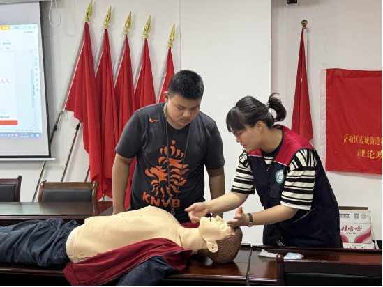 學(xué)知識(shí)、練技能 牡丹社區(qū)防溺水講座守護(hù)居民“水安全”