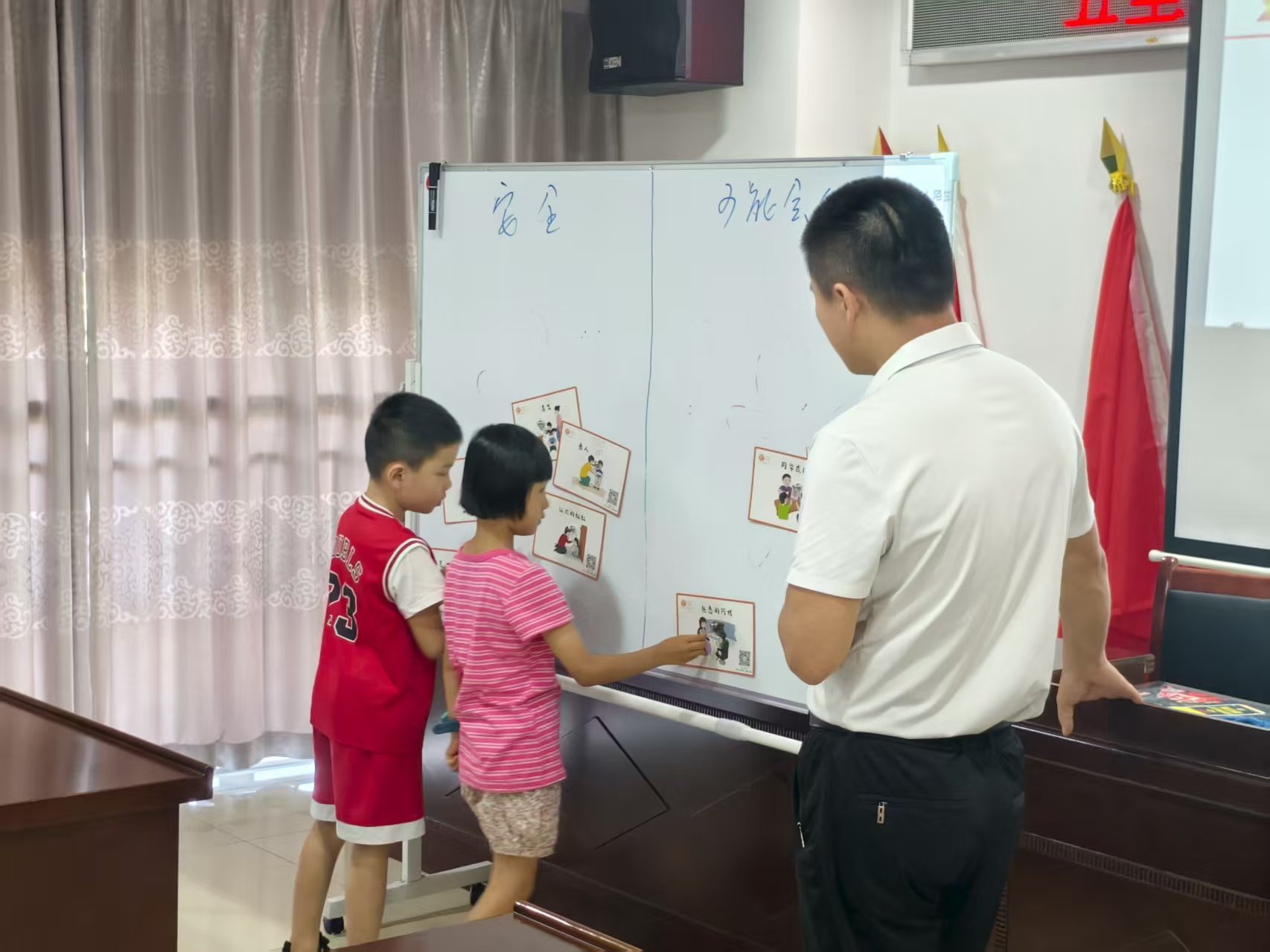 五里堆社區(qū)開(kāi)展防性侵安全知識(shí)宣傳活動(dòng)