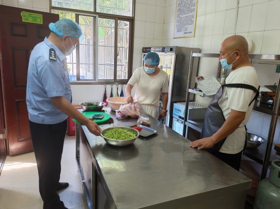 橫街社區(qū)開展幼兒園食品安全專項檢查行動
