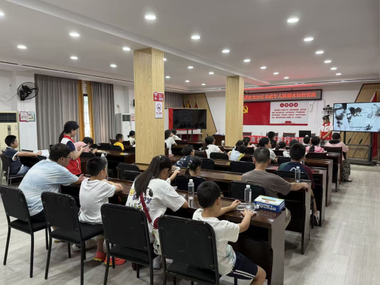 盤龍社區(qū)開展防溺水安全教育宣傳活動(dòng) 筑牢青少年安全防線