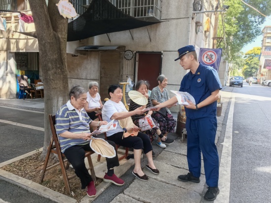 多方联动筑防线 瓦窑塘社区开展消防安全宣传活动