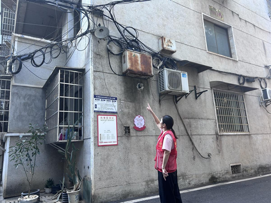 向阳社区：“三听三问”办实事 点亮居民回家路
