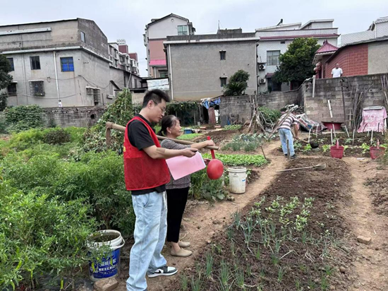 向阳社区多措并举拧紧秸秆禁烧“安全阀”