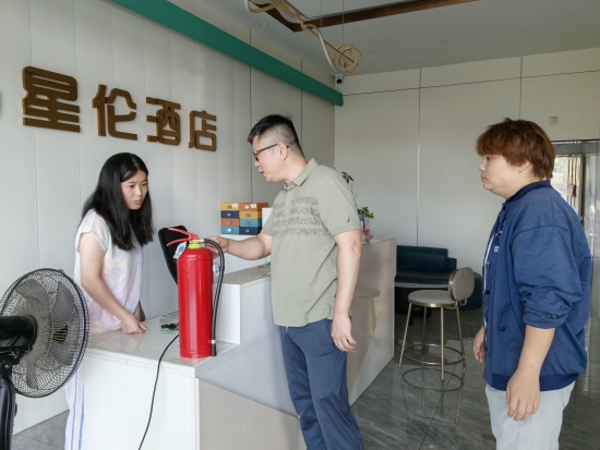 瓦窑塘社区多举措推进节前安全生产大检查
