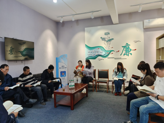 新農(nóng)村新時代文明實踐站開展“慶國慶 品書香”活動