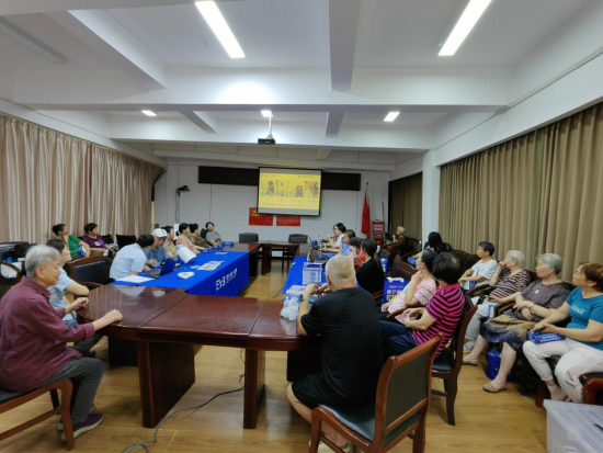 陽光社區(qū)：“眼健康講座+義診”守護居民眼口健康