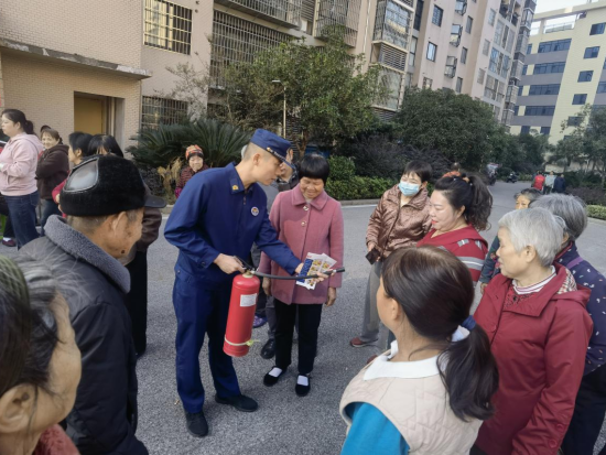 紅旗社區(qū)：消防宣傳進(jìn)社區(qū) 筑牢居民安全“防火墻”