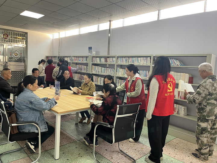 昭山鎮(zhèn)紅旗村開展“秋收閱豐收，重陽誦孝心”閱讀活動