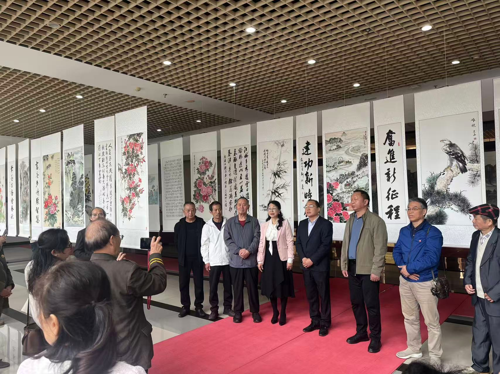 岳塘区举办敬老月“我爱湘潭我的家——老有所为、老有所乐”优秀书画作品展