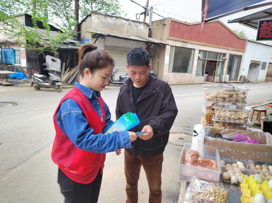 橫街社區(qū)開展“社保服務(wù)進(jìn)萬家”宣傳服務(wù)活動(dòng)