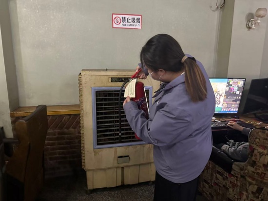 织密安全防护网 岳塘岭社区开展安全生产检查