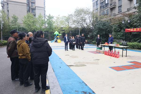 岳塘消防大队深入恒大翡翠华庭开展消防安全知识培训