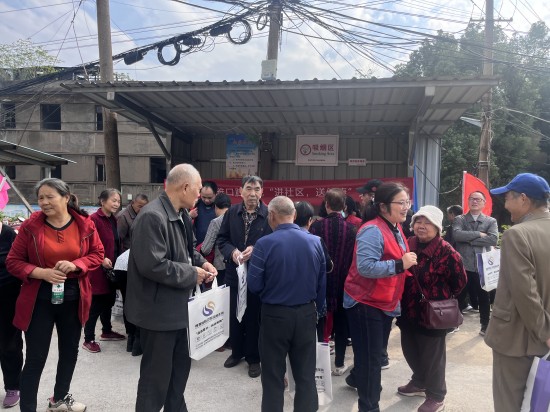 橫街社區(qū)開(kāi)展口腔健康義診活動(dòng) 服務(wù)居民“零距離”