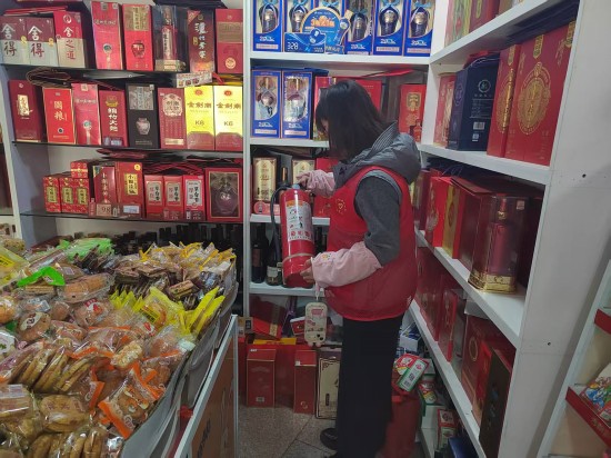 橫街社區(qū)開展沿街門店消防安全專項檢查