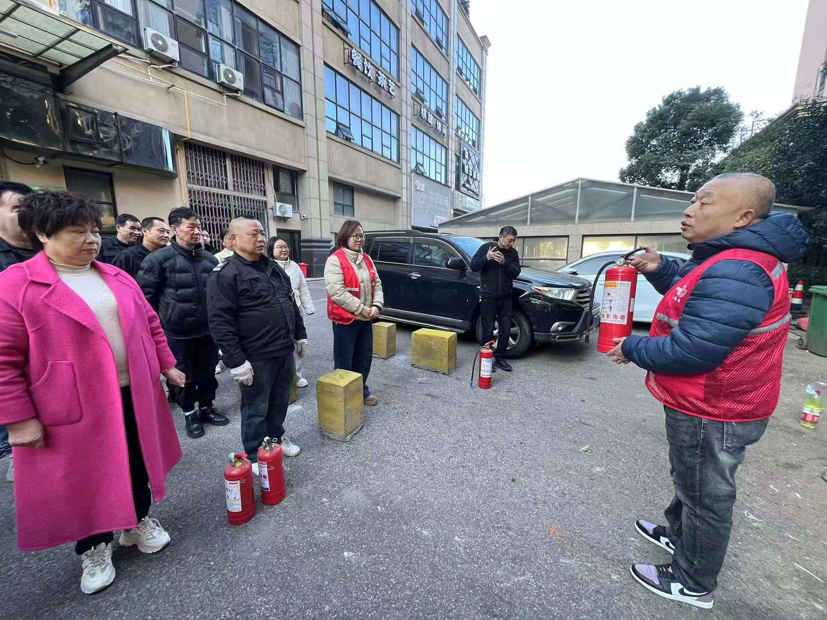 飞机坪社区：联动演练筑牢消防安全防线