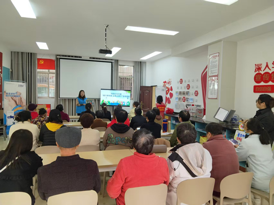 向阳社区开展垃圾分类宣传活动