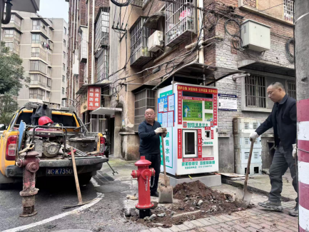 学卫社区：邻长主动作为解民忧 社区联动修复消防栓