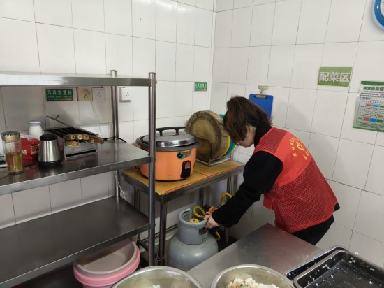 横街社区开展燃气安全专项检查