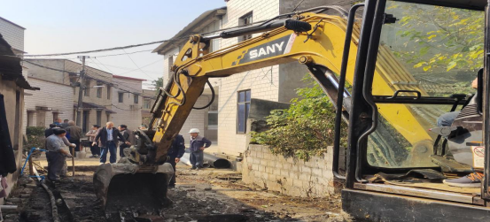 下攝司村基礎(chǔ)設(shè)施建設(shè)穩(wěn)步推進(jìn) 民生工程惠及群眾