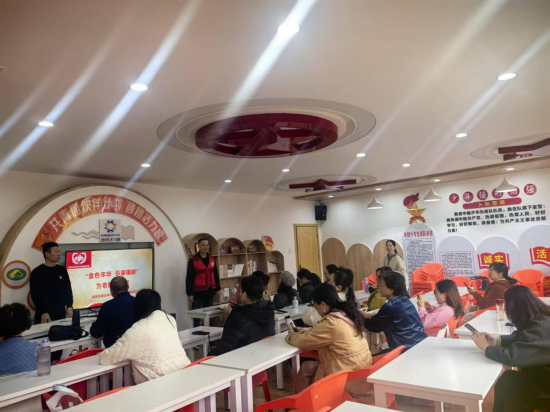 云峰社區(qū)：手機(jī)攝影課堂點(diǎn)亮老年數(shù)字生活