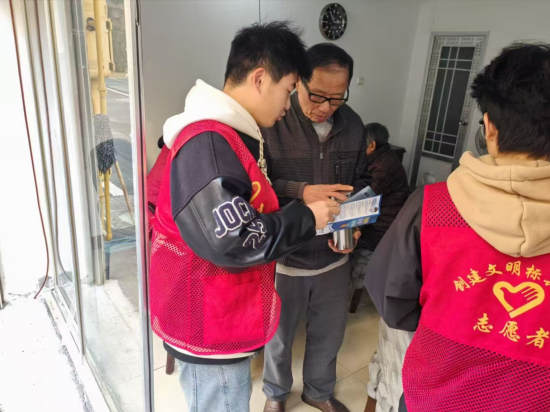 盤龍社區(qū)：反詐宣傳進(jìn)萬家 守好居民“錢袋子”