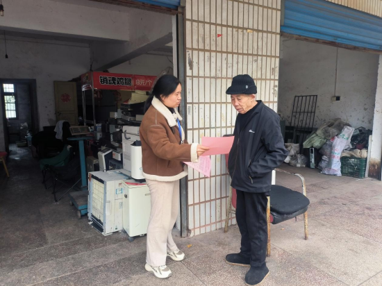 寶塔社區(qū)開展冬季防火禁燃“敲門行動(dòng)”筑牢安全防線