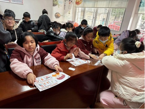 鐵園社區(qū)開展“讀懂情緒，綻放笑容”未成年人情緒認(rèn)知與管理主題活動(dòng)