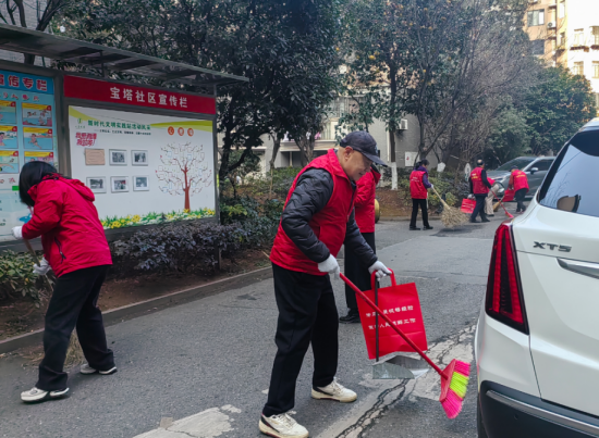 寶塔社區(qū)開展“迎元旦大掃除”志愿活動