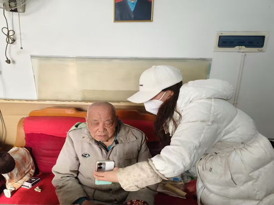 向陽社區(qū)：社保認證“零距離” 上門服務“暖人心”