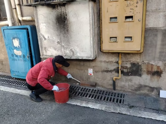 金耐社区开展冬季除“四害”行动 筑牢居民健康防线