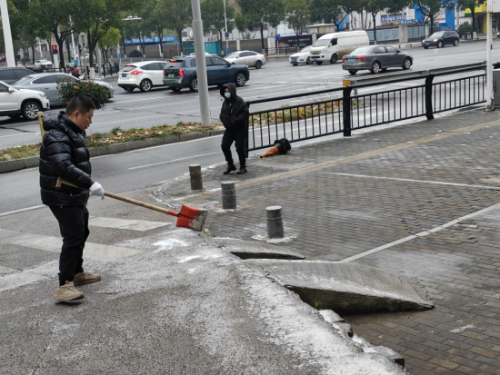 宝塔街道红旗社区积极应对寒潮天气 多举措助力居民安全过冬