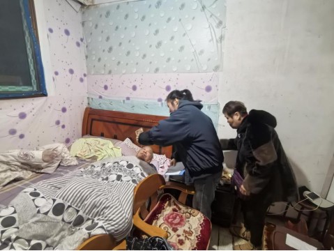 鐵園社區(qū)：上門認證暖人心 社保服務(wù)零距離