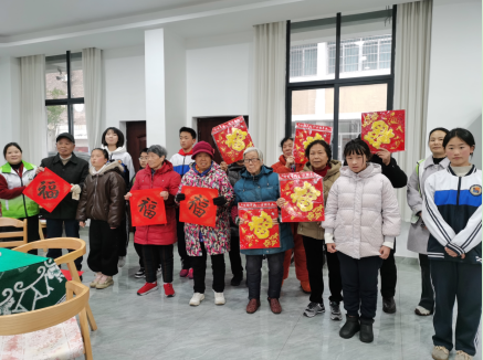 我爱湘潭我的家丨新塘社区开展“湘当有爱·四季同行”之“笔墨传情迎马年·童心绘春贺新岁”主题活动