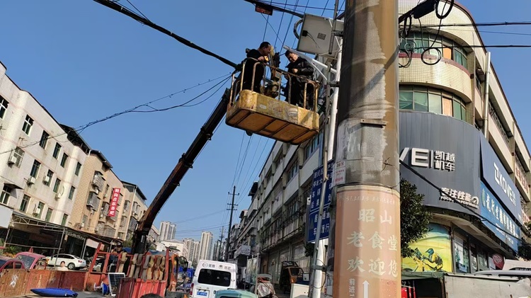 小路燈映照大民生 昭山鎮(zhèn)路口社區(qū)以“亮化工程”提升治理溫度