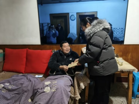 金耐社區(qū)：新春慰問暖人心?組織關(guān)懷顯溫情