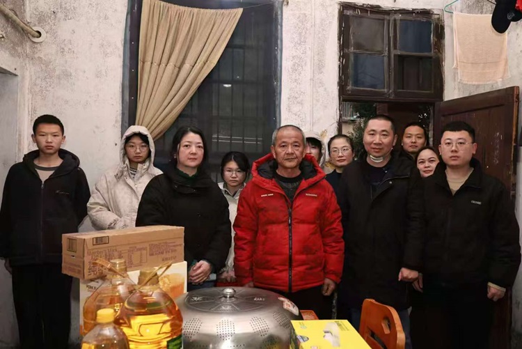 昭山鎮(zhèn)雙建社區(qū)：區(qū)人大代表走訪困難群眾