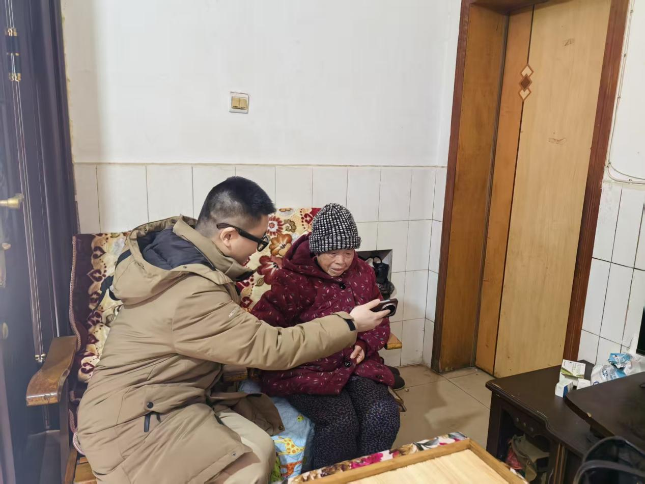 岳塘村：暖心上门服务 智慧人社打通惠民“最后一公里”