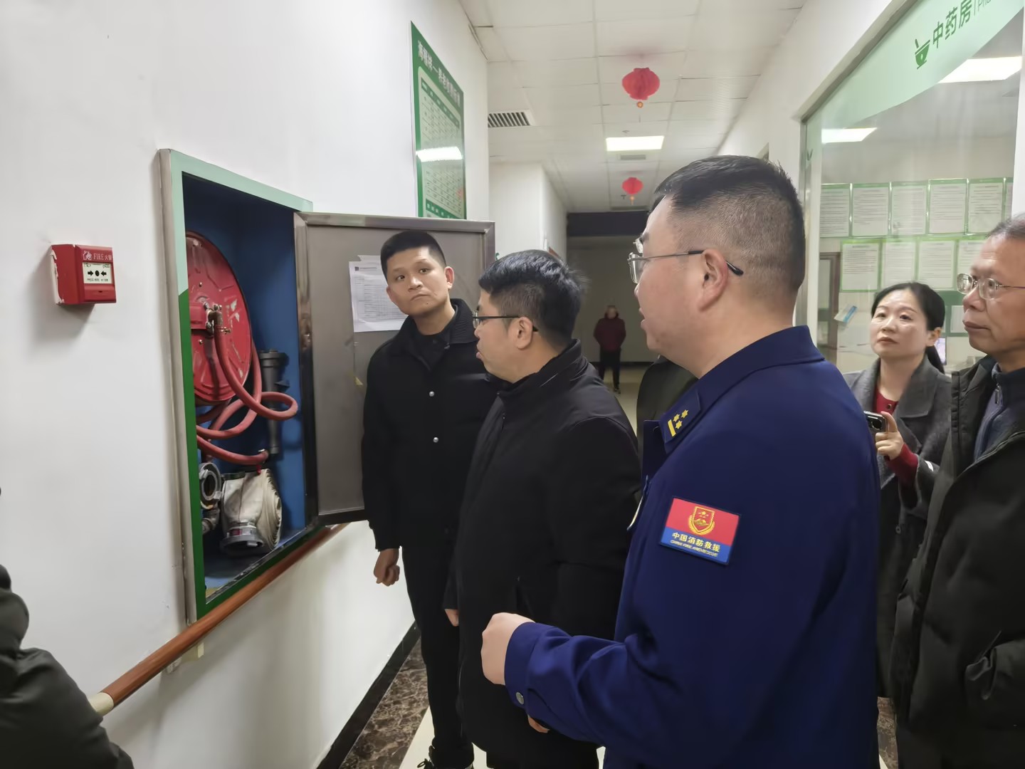 區(qū)領(lǐng)導(dǎo)帶隊(duì)開(kāi)展養(yǎng)老機(jī)構(gòu)節(jié)前安全生產(chǎn)“四不兩直”檢查