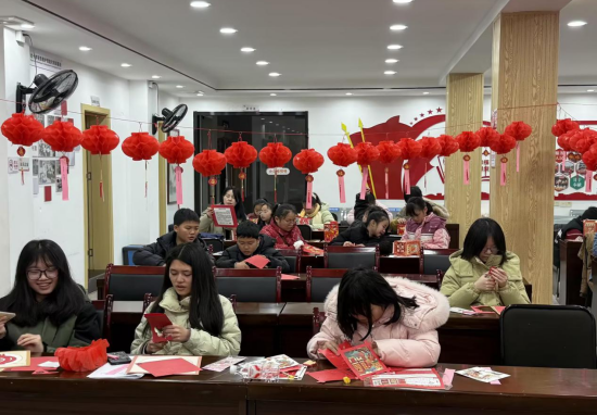 盤(pán)龍社區(qū)開(kāi)展“我們的節(jié)日·元宵”——“非遺鬧元宵?巧手慶佳節(jié)”主題活動(dòng)