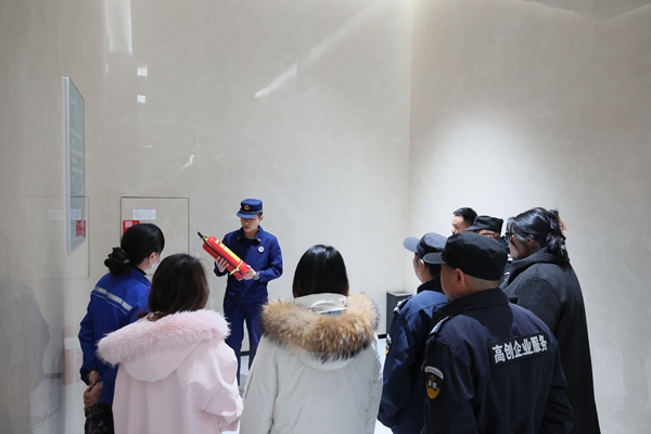 岳塘區(qū)消防救援局開展復工復產(chǎn)消防安全業(yè)務(wù)技能培訓