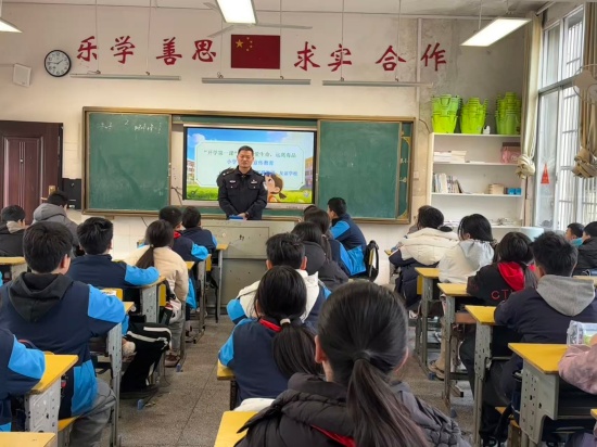 書院路街道開(kāi)展平安法治宣傳進(jìn)校園活動(dòng)