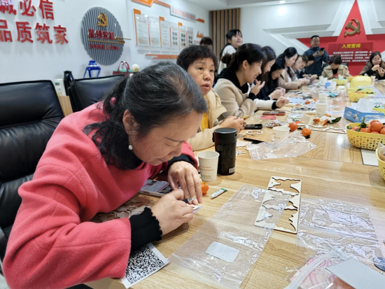 云峰社區(qū)開(kāi)展“錦繡芳華 指上添花”慶“三八”婦女節(jié)主題活動(dòng)